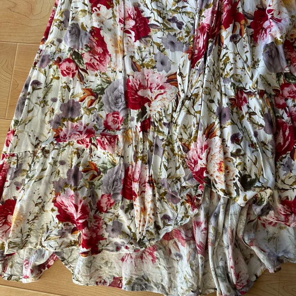 🌺 2/$20 Boutique floral midi wrap skirt size small white, pink, purple, & green - Picture 5 of 8
